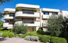 Apartment in a grand standing residence, designed by the architect of the Hôtel