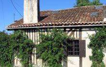 Riverside house with pool situated in a quiet location near la Roche Chalais