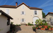 BEAUTIFULLY RENOVATED FAMILY HOME, with views, on 3.9 hectares