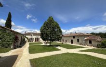 Spacious house with shared pool and tennis court