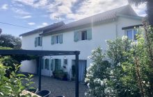 2/3 bedroomed village house with private garden (Department 65700)