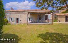 Fully renovated detached character property - Nr Chef-Boutonne - Ref 5151