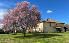 Views to Die For. 5 Bedroom Country Farmhouse on 2 Acres With Swimming Pool And Barns R7216