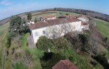 Stately home in the Dordogne countryside, between Angoulême and Brantome