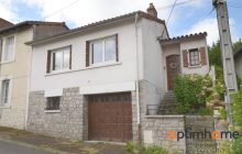 Charming semi-detached sous-sol property combines comfort, potential, and convenience