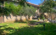 Pretty stone property with outbuilding and private courtyard garden - ref 5220 - Near Civray (Vienne)