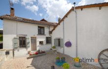 Peaceful Retreat with Barn and Pool – Turnkey Ready