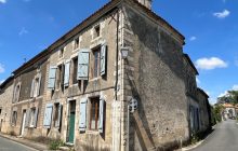 4 Bedroom House In The Pretty Medieval Village Of Tusson R7302