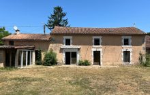 Family Home with 4 Bedrooms, Garden, Pool & Outbuilding – Between Ruffec and Villefagnan R7296