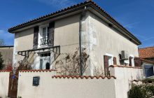 Lovely 4 Bedroom Town House With Attached Garden - Ideal As A Holiday Home R7213