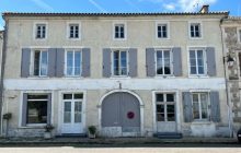 Old Coach House With Spacious Accommodation And A Garden In The Heart Of A Village R7204