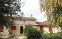 Character 3 Bedroomed Property With A Barn and Studio R7420