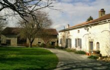 Beautiful Detached Farmhouse With 1.2 Hectares Of Land, Woodland And A Pool R7426