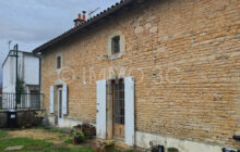 Stone town house with garden in Chaunay (86510) Vienne