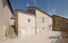 Charming Stone Property in the Heart of Historic Ruffec vente à terme possible