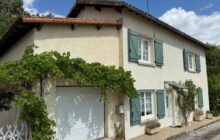 A Rare Find: 3-Bedroom Riverside Home in Taizé-Aizie. Land of 7645m² R7441