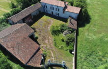 Spacious Farmhouse with 1.9 hectares of Land – Ideal for Horses R7483