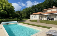 Tastefully decorated, 3 Bedroom, 2 Bathroom Family house with Pool in Quiet Location Walk to Restaurant