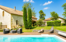 Near Eymet Dordogne, this delightful and substantial country home with a large guest house and 2 pools on 2.58Ha