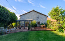 Pretty stone house with barn and small garden - Near Melle (Deux-Sèvres) ref 5275