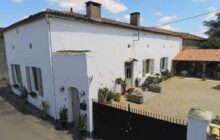 Elegant Character Stone Residence With High-End Finishings And Guest Accommodation Potential R7520