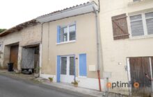 Charmante maison de village aux volets bleus au cœur d'Alloue !