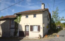 Charming village house to renovate !