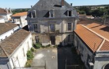Small Renovated Townhouse with Renovation Project for the Former Sub-Prefecture in Ruffec R7541