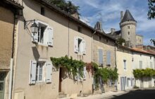 Elegant Village Residence With Garden Overlooking the Iconic Verteuil Château R7534