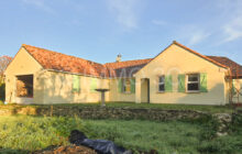 3 bed bungalow with swimming pool and garage