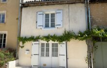 Verteuil-Sur-Charente. Beautiful House in the Village with a Magnificent View of the Castle R7580