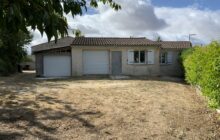 3-Bedroom Bungalow with Garage - 8km from Ruffec R7538