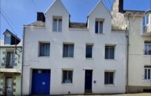 Recently renovated beautiful townhouse in the heart of Callac, Brittany with B&B potential