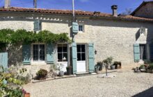 Stunning Stone House with 3 Bedrooms R7598