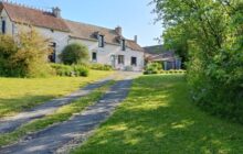 Country house with pool, stables and land