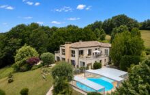 Dordogne - Périgord Noir – One house, three living units, and rental income