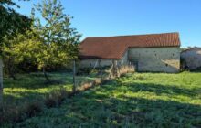 Superb Barn With Garden 3 Minutes from Sauzé-Vaussais R7622