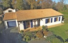 4-Bedroom Bungalow with Outbuilding, Beautiful Garden and a Small Woodland R7619