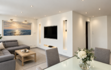 NICE – JUST STEPS FROM THE SEA, STUNNING 5-ROOM APARTMENT WITH LARGE TERRACE