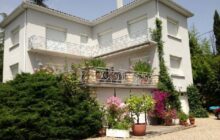 Villa with Pool & Terrace in 2.5-Acre Landscaped Garden – Southwest France